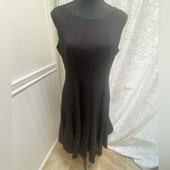 Calvin Klein black sleeveless dress Size12 Worn once zip up back swing skirt - Picture 1 of 11